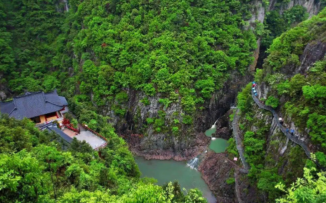 金鸡岩